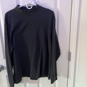 Comfy Roundtree And Yorke Gray Pullover